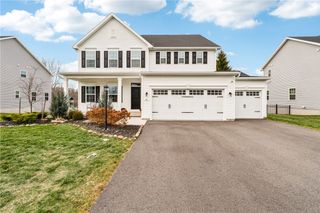 34 Robert Michaels Run, Penfield, NY 14580