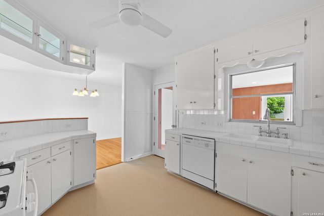 253 E Edgewood Pl, Alamo Heights, TX 78209