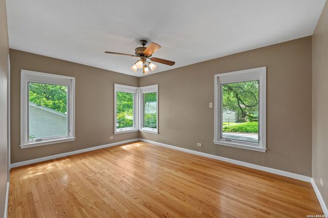 253 E Edgewood Pl, Alamo Heights, TX 78209