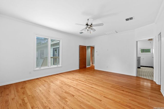 253 E Edgewood Pl, Alamo Heights, TX 78209