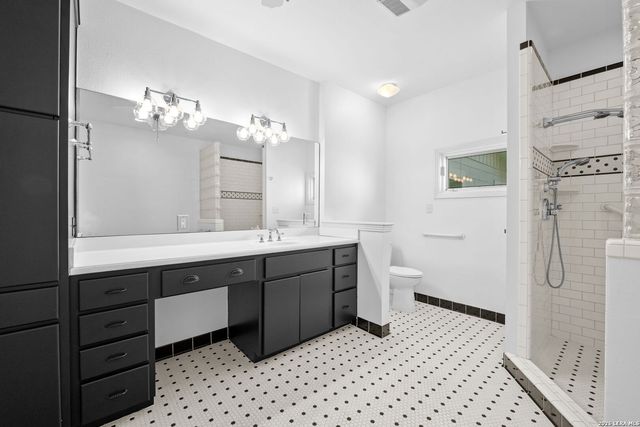 253 E Edgewood Pl, Alamo Heights, TX 78209