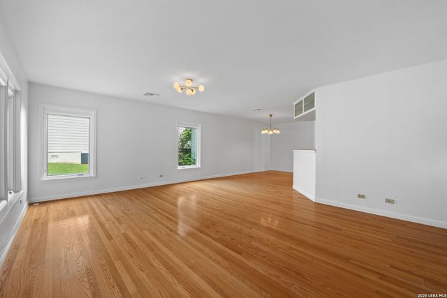 253 E Edgewood Pl, Alamo Heights, TX 78209