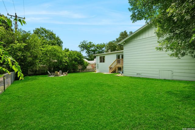 253 E Edgewood Pl, Alamo Heights, TX 78209