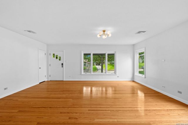 253 E Edgewood Pl, Alamo Heights, TX 78209