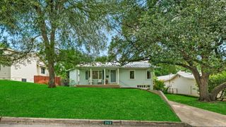 253 E Edgewood Pl, Alamo Heights, TX 78209