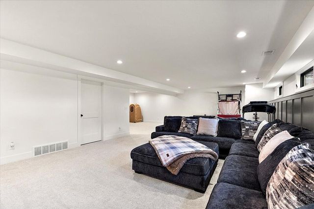 412 Sabine Drive, Muskegon, MI 49442