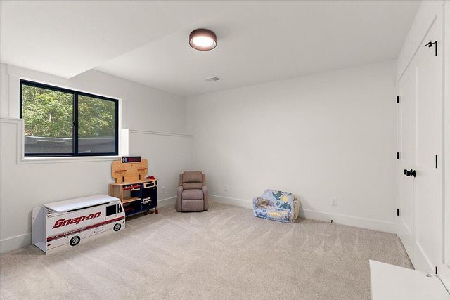412 Sabine Drive, Muskegon, MI 49442