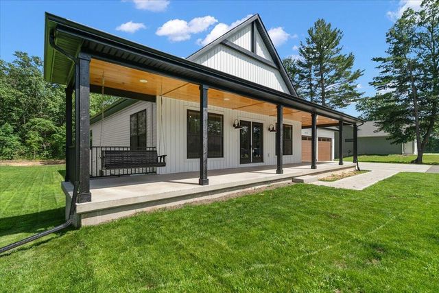 412 Sabine Drive, Muskegon, MI 49442