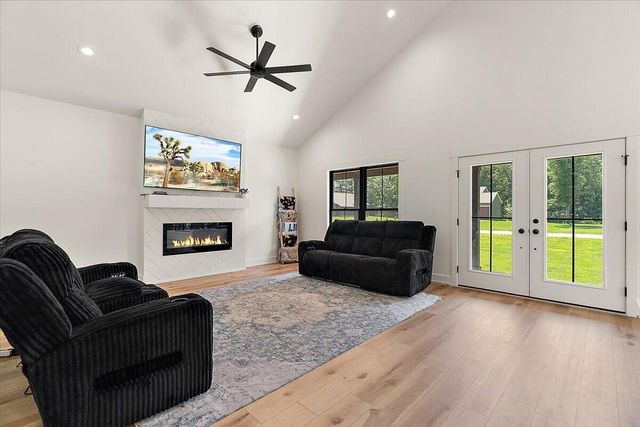 412 Sabine Drive, Muskegon, MI 49442