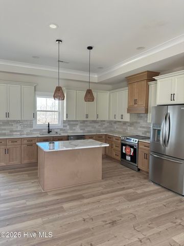 623 Winding Creek Road, Rocky Point, NC 28457