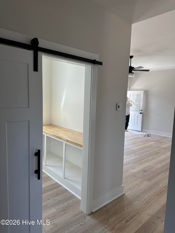 623 Winding Creek Road, Rocky Point, NC 28457