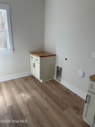 623 Winding Creek Road, Rocky Point, NC 28457