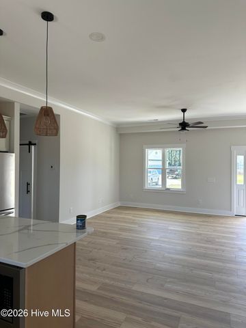 623 Winding Creek Road, Rocky Point, NC 28457