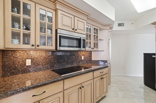 6051 N Ocean Drive 1003, Hollywood, FL 33019