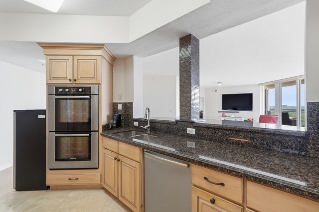 6051 N Ocean Drive 1003, Hollywood, FL 33019