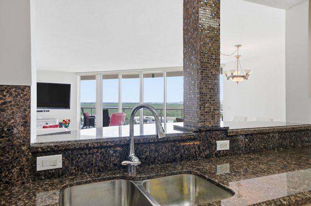 6051 N Ocean Drive 1003, Hollywood, FL 33019