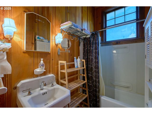 60664 UMATILLA Rd, Joseph, OR 97846