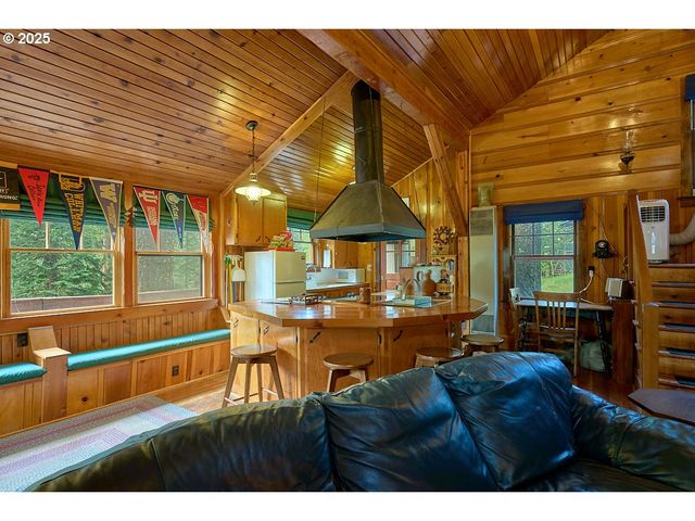 60664 UMATILLA Rd, Joseph, OR 97846