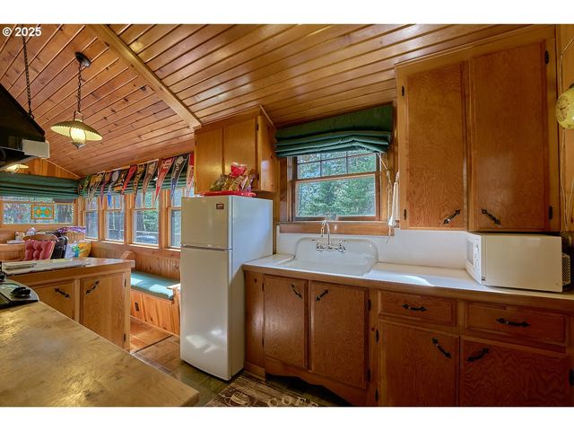 60664 UMATILLA Rd, Joseph, OR 97846