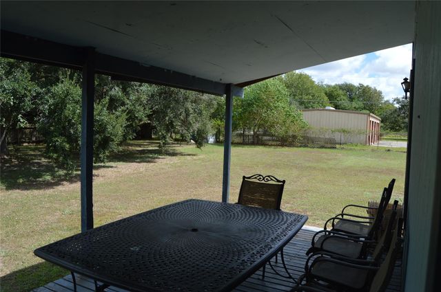 692 Cashscreek Road, Palacios, TX 77465