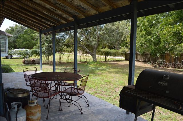 692 Cashscreek Road, Palacios, TX 77465