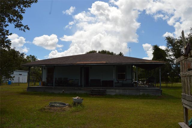 692 Cashscreek Road, Palacios, TX 77465