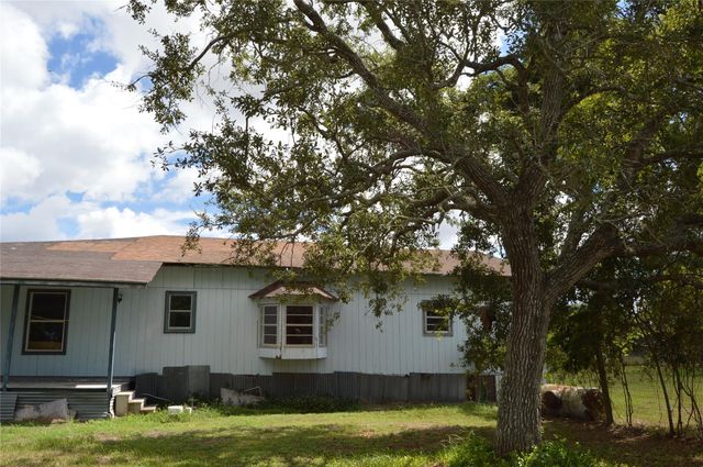 692 Cashscreek Road, Palacios, TX 77465