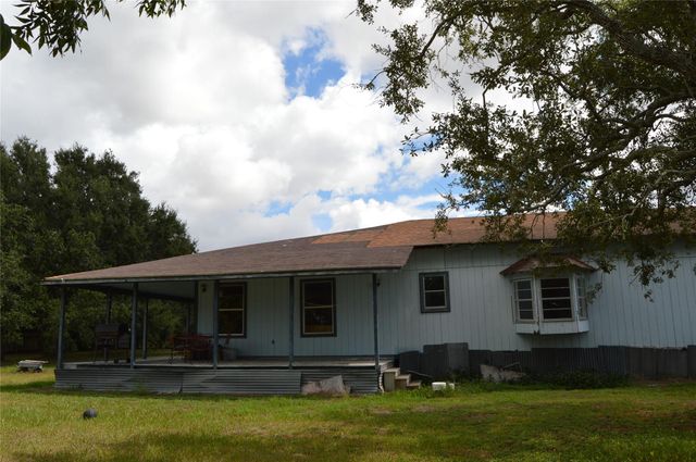 692 Cashscreek Road, Palacios, TX 77465