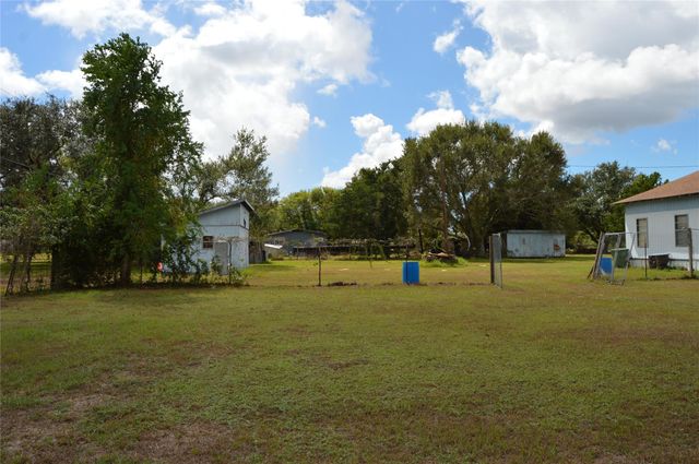 692 Cashscreek Road, Palacios, TX 77465