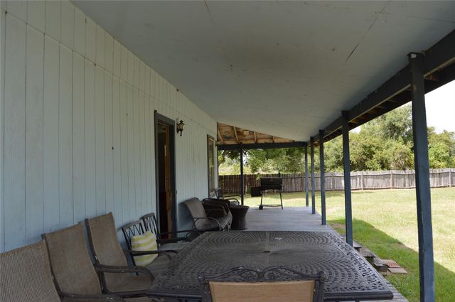 692 Cashscreek Road, Palacios, TX 77465