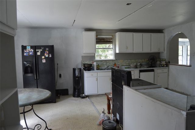 692 Cashscreek Road, Palacios, TX 77465