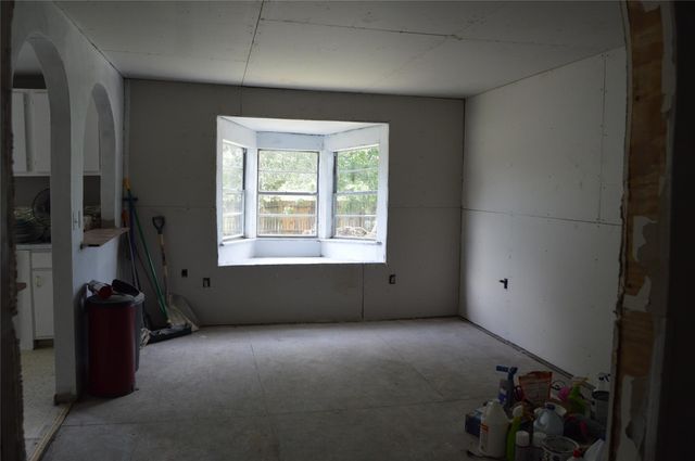 692 Cashscreek Road, Palacios, TX 77465