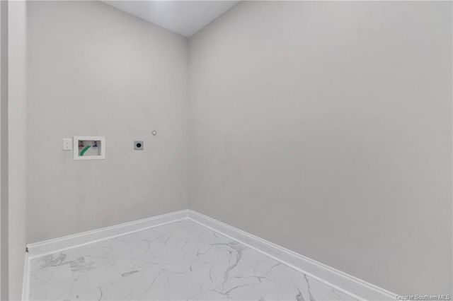 748 Lakewood Pointe Drive, Lake Charles, LA 70605