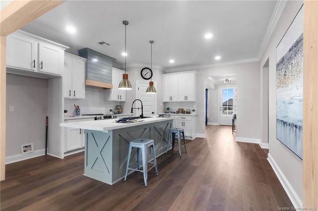 748 Lakewood Pointe Drive, Lake Charles, LA 70605