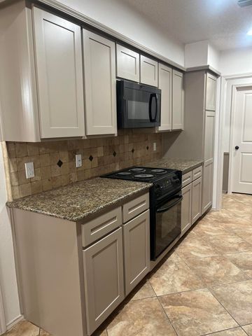 2811 78th Street, Lubbock, TX 79423