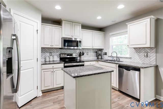 6612 Rossville Dr, Chesterfield, VA 23832