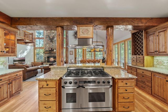 58026 Kinglet Road, Sunriver, OR 97707