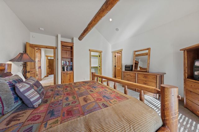 58026 Kinglet Road, Sunriver, OR 97707