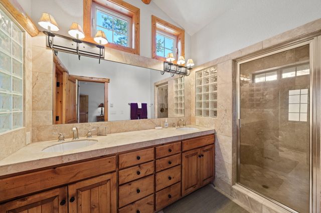 58026 Kinglet Road, Sunriver, OR 97707