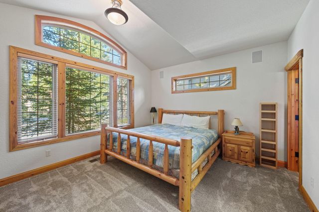 58026 Kinglet Road, Sunriver, OR 97707