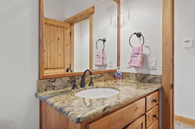 58026 Kinglet Road, Sunriver, OR 97707