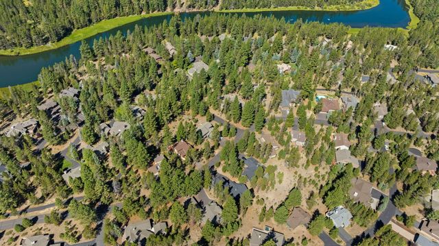 58026 Kinglet Road, Sunriver, OR 97707