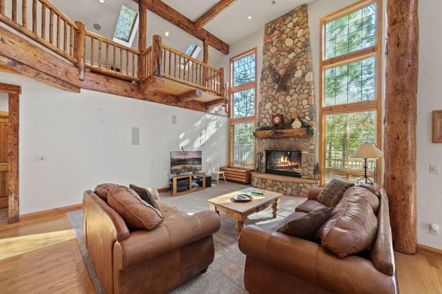 58026 Kinglet Road, Sunriver, OR 97707