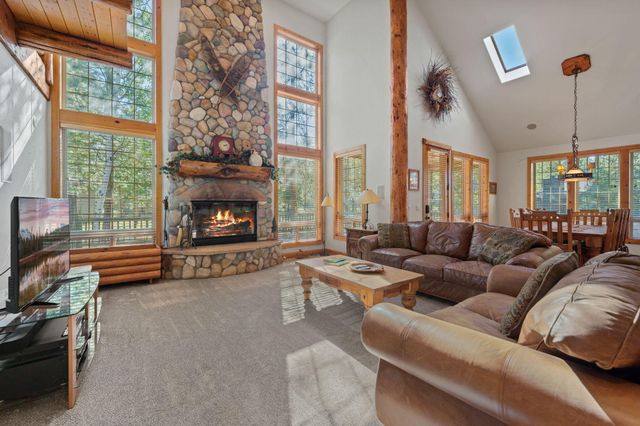 58026 Kinglet Road, Sunriver, OR 97707