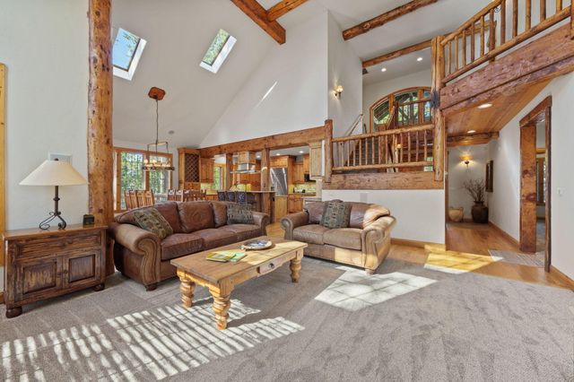 58026 Kinglet Road, Sunriver, OR 97707