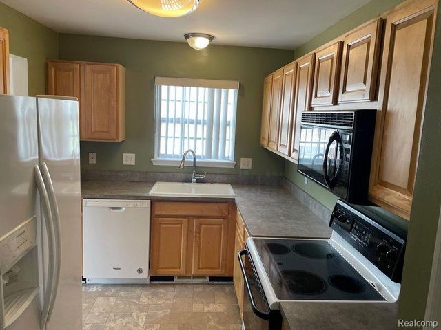 45538 Warwick Drive, Macomb, MI 48044