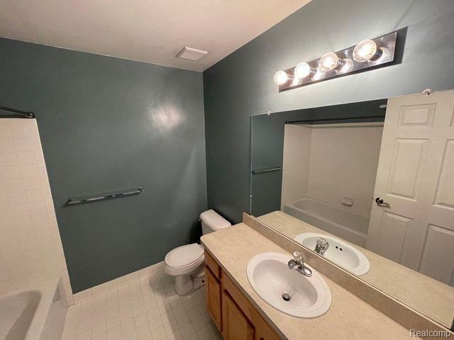 45538 Warwick Drive, Macomb, MI 48044