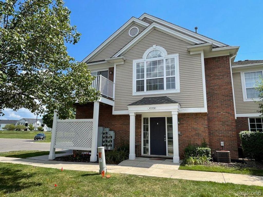 45538 Warwick Drive, Macomb, MI 48044