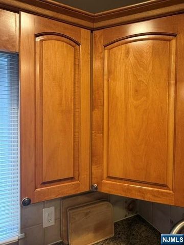 20 Susquehanna Avenue, Rochelle Park, NJ 07662