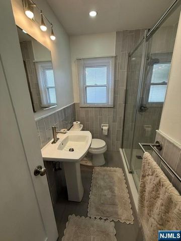 20 Susquehanna Avenue, Rochelle Park, NJ 07662